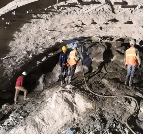 赤坎拱顶带模注浆料的施工流程及注意事项